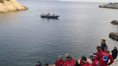 Βουλιαγμένη:-Απεγκλώβισαν-δύτη-στα-Λιμανάκια