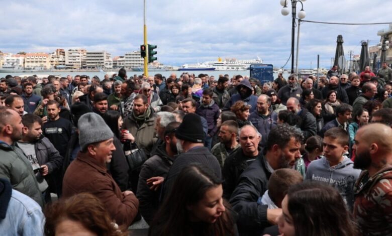Λέσβος:-Κλειστό-το-λιμάνι-από-τους-κτηνοτρόφους-–-Με-προσωπικό-ασφαλείς-οι-Δήμοι-του-νησιού