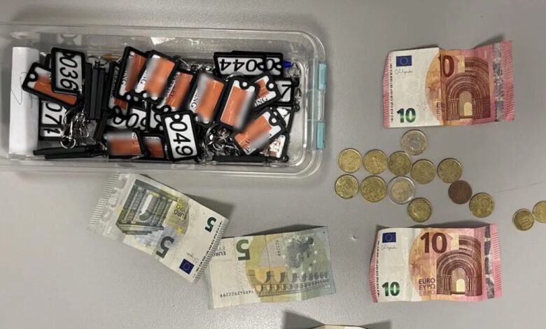 Κηφισιά:-Εξαπατούσαν-οδηγούς-και-πάρκαραν-τα-οχήματά-τους-σε-δημόσιους-χώρους-έναντι-αμοιβής-–-Δύο-συλλήψεις