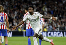 Ρεάλ-Μαδρίτης-–-Ατλέτικο-Μαδρίτης-3-2:-Ο-Βινίσιους-«λύτρωσε»-τη-«Βασίλισσα»-και-την-κράτησε-στη-«μάχη»-του-τίτλου