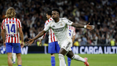 Ρεάλ-Μαδρίτης-–-Ατλέτικο-Μαδρίτης-3-2:-Ο-Βινίσιους-«λύτρωσε»-τη-«Βασίλισσα»-και-την-κράτησε-στη-«μάχη»-του-τίτλου