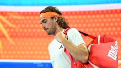 Βαρύς-αποκλεισμός-για-Τσιτσιπά-στο-miami-open-από-τον-Φις-και-παράπονα-στον-διαιτητή:-«Θα-έπρεπε-να-ντρέπεσαι»