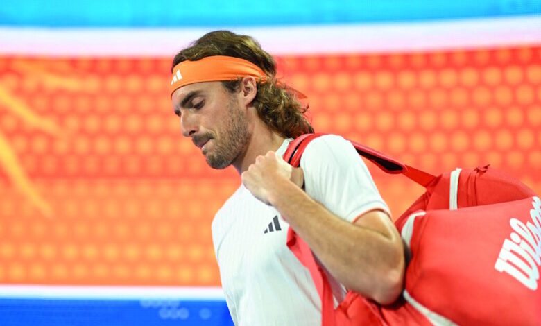 Βαρύς-αποκλεισμός-για-Τσιτσιπά-στο-miami-open-από-τον-Φις-και-παράπονα-στον-διαιτητή:-«Θα-έπρεπε-να-ντρέπεσαι»