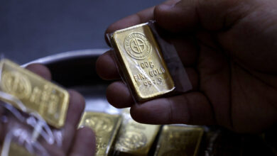 Νέα-βουτιά-για-τον-χρυσό:-Επιταχύνεται-η-πτώση-από-το-6%-στο-άνοιγμα,-χαμηλό-4μήνου