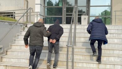 Βέροια:-Απολογείται-ο-20χρονος-που-ξυλοκόπησε-την-24χρονη-–-Στη-ΜΕΘ-το-θύμα