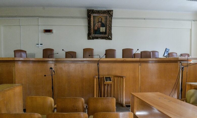 Θεσσαλονίκη:-Ποινές-κάθειρξης-σε-αρχιμανδρίτη-και-πρώην-ιερέα-που-«έφαγαν»-1,5-εκατομμύριο-από-πιστούς-–-Έταζαν-θέσεις-στη-Μητρόπολη