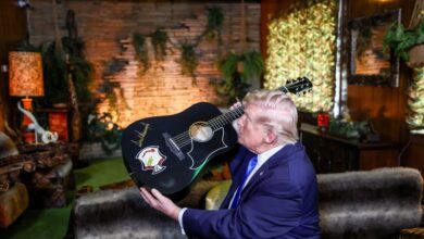 Ντόναλντ-Τραμπ:-Η-περιήγηση-στο-graceland,-το-σπίτι-του-Έλβις-Πρίσλεϊ-και-η-αμήχανη-στιγμή