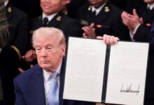 Μέση-Ανατολή:-Ο-Ντόναλντ-Τραμπ-δίνει-πέντε-μέρες-διορία-στο-Ιράν-και-βάζει-στο-τραπέζι-την-συνδιαχείριση-των-Στενών-του-Ορμούζ