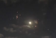 Ισχυρές-εκρήξεις-στην-Ιερουσαλήμ-έπειτα-από-μπαράζ-πυραυλικών-χτυπημάτων-του-Ιράν,-βίντεο-και-φωτογραφίες