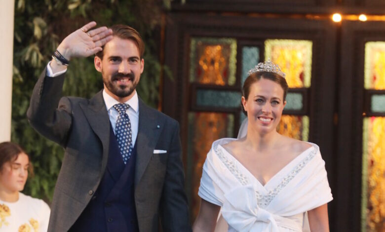 Η-Νίνα-Φλορ-σταμάτησε-να-υπογράφει-ως-«πριγκίπισσα-της-Ελλάδας»-μετά-τις-αντιδράσεις