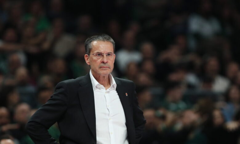 Πέδρο-Μαρτίνεθ-για-το-Βαλένθια-–-Ολυμπιακός:-«Είναι-τρελοί-οι-παίκτες-μου,-νομίζουν-ότι-θα-νικήσουν-όλα-τα-παιχνίδια»