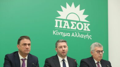 Αντίστροφη-μέτρηση-για-το-Συνέδριο-του-ΠΑΣΟΚ:-Το-«πολιτικό-μανιφέστο»-του-Ανδρουλάκη,-διαφωνίες-για-τη-στρατηγική