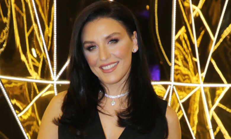 Ιουλία-Καλλιμάνη:-Πανικός-με-τα-δύο-ακυκλοφόρητα-viral-τραγούδια-της 