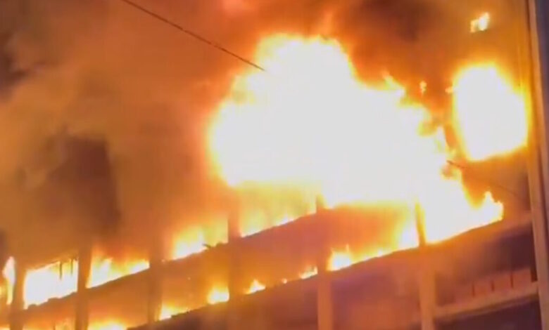 Νότιος-Αφρική:-Κόλαση-φωτιάς-σε-κυβερνητικό-κτίριο-11-ορόφων,-υποψίες-εμπρησμού