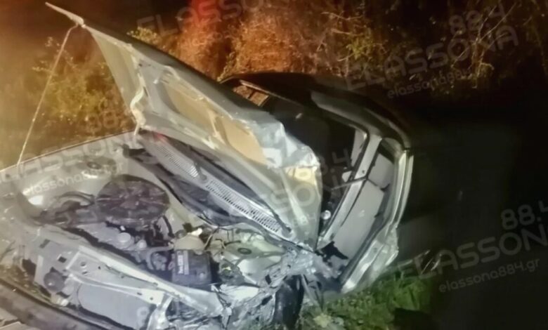 Τραγωδία-στην-Ελασσόνα:-Ένας-νεκρός-και-δύο-τραυματίες-σε-τροχαίο-δυστύχημα-–-Τους-απεγκλώβισε-η-πυροσβεστική