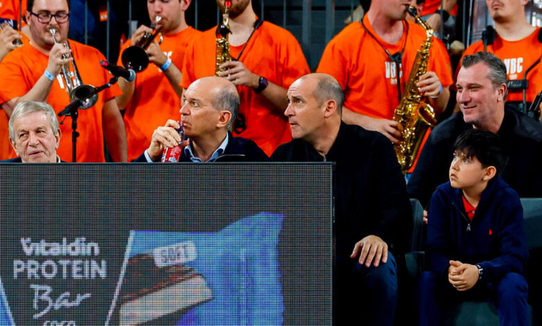 o-Ολυμπιακός-καταγγέλλει-φτύσιμο-σε-Παναγιώτη-Αγγελόπουλο-και-ανύπαρκτα-μέτρα-ασφαλείας-στη-Βαλένθια