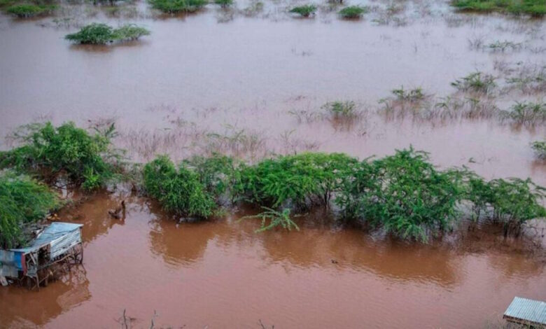 Κένυα:-88-νεκροί-και-χιλιάδες-άστεγοι-από-σφοδρές-πλημμύρες,-φόβοι-κατάρρευσης-φράγματος