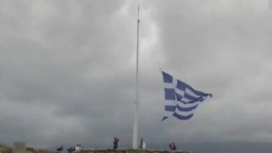 25η-Μαρτίου:-Η-έπαρση-της-Ελληνικής-σημαίας-και-η-διέλευση-των-τανκς-από-την-Φιλελλήνων,-προετοιμάζονται-για-την-εθνική-παρέλαση