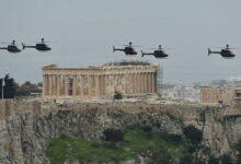 25η-Μαρτίου-2026:-Κυκλοφοριακές-ρυθμίσεις-στο-Σύνταγμα-για-την-στρατιωτική-παρέλαση-–-Πώς-θα-κινηθούν-Μετρό-και-λεωφορεία