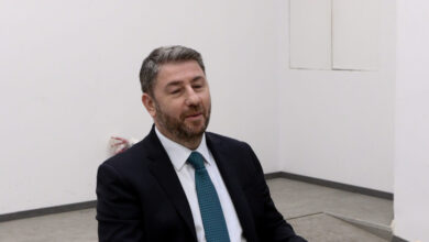 ΠΑΣΟΚ:-Ανδρουλάκης-και-Δούκας-προς-συμβιβασμό-για-τη-«μη-συγκυβέρνηση»-–-Νέες-φωτιές-άναψαν-οι-ξαφνικές-αλλαγές-στο-καταστατικό