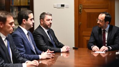 Ανδρουλάκης-σε-Χριστοδουλίδη:-Καμία-εμπλοκή-κράτους-–-μέλους-της-ΕΕ-στον-πόλεμο-στη-Μέση-Ανατολή