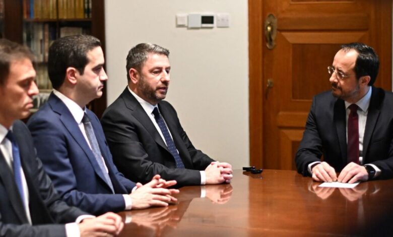 Ανδρουλάκης-σε-Χριστοδουλίδη:-Καμία-εμπλοκή-κράτους-–-μέλους-της-ΕΕ-στον-πόλεμο-στη-Μέση-Ανατολή