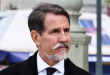 Ο-Παύλος-Ντε-Γκρες-στη-μεγάλη-στρατιωτική-παρέλαση-του-Συντάγματος:-«Σου-ανάβει-την-ψυχή-αυτό-που-συμβαίνει»