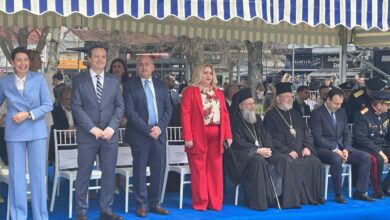 Χρύσα-Ντιντή:-Εντυπωσιακή-παρουσία-στα-κόκκινα-στην-παρέλαση-Τρικάλων