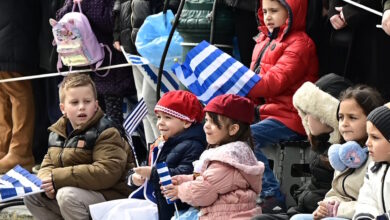 25η-Μαρτίου:-Εντυπωσιακές-εικόνες-από-τις-παρελάσεις-σε-όλη-την-Ελλάδα-για-την-επέτειο