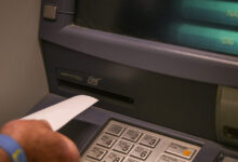 Κατώτατος-μισθός:-«Κλειδώνει»-την-Πέμπτη-στο-Υπουργικό-Συμβούλιο-η-αύξηση-για-το-2026-–-Θα-εφαρμοστεί-από-1η-Απριλίου