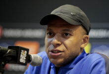 Εμπαπέ:-«Δεν-ισχύει-ότι-οι-γιατροί-της-Ρεάλ-Μαδρίτης-εξέτασαν-το-λάθος-γόνατο»