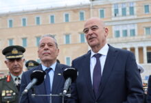 Δένδιας-για-25η-Μαρτίου:-Οι-Ένοπλες-Δυνάμεις-εκσυγχρονίζονται,-ασπίδα-ασφάλειας-για-την-Ελλάδα-και-τον-Ελληνισμό