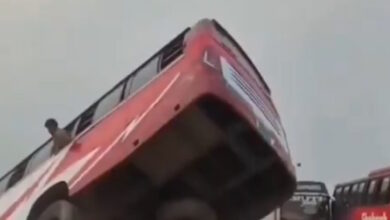 Μπαγκλαντές:-Βίντεο-με-τη-στιγμή-της-πτώσης-και-της-βύθισης-λεωφορείου-σε-ποτάμι-–-Τουλάχιστον-18-οι-νεκροί