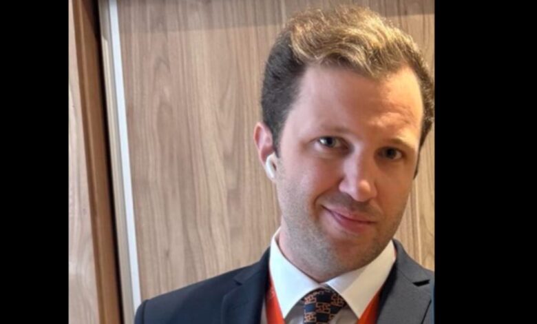 Βουλιαγμένη:-«Το-παιδί-μας-χάθηκε»-–-Τα-σπαρακτικά-λόγια-της-μητέρας-του-34χρονου-δύτη-που-πνίγηκε-στο-«Πηγάδι-του-Διαβόλου»