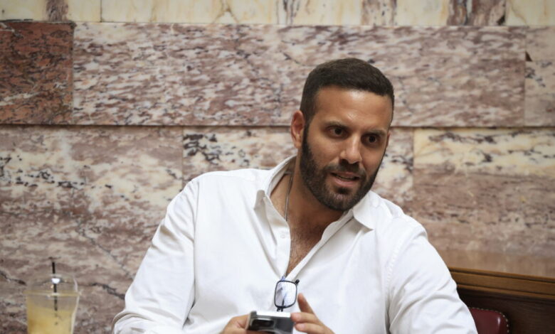 Νίκος-Παππάς:-Το-Ευρωκοινοβούλιο-ήρε-την-ασυλία-του-για-δηλώσεις-σε-βάρος-του-Βαγγέλη-Περρή