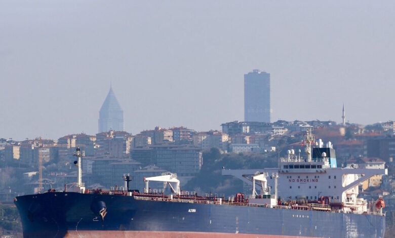 Δεξαμενόπλοιο-τουρκικών-συμφερόντων-με-ρωσικό-πετρέλαιο-χτυπήθηκε-από-drone-κοντά-στα-Στενά-του-Βοσπόρου