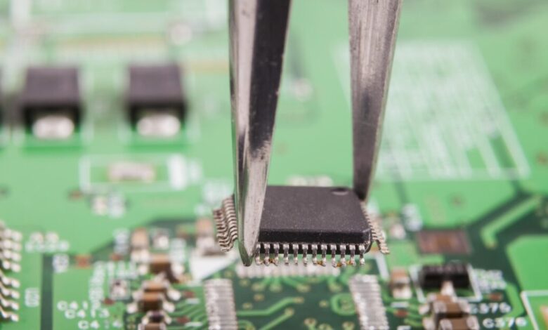 Η-έλλειψη-ηλίου-λόγω-του-πολέμου-στο-Ιράν-απειλεί-ακόμα-και-την-τεχνητή-νοημοσύνη-–-Απαραίτητο-για-μαγνητικές-τομογραφίες,-μικροτσίπ,-smartphones-ακόμα-και-στη-nasa