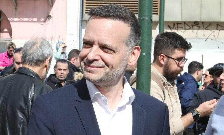 Χάρης-Δούκας:-«Μεγαλύτερό-μου-λάθος-όταν-σβήστηκαν-τα-ονόματα-των-θυμάτων-των-Τεμπών»