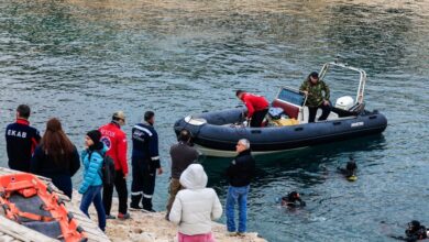 Βουλιαγμένη:-Το-Σάββατο-η-επιχείρηση-ανάσυρσης-της-σορoύ-του-34χρονου-δύτη-–-Οι-κάθετες-«καταβόθρες»-και-τα-«τυφλά»-σημεία