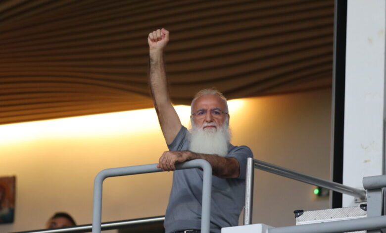 ΠΑΟΚ:-«Χρόνια-πολλά-στον-Ιβάν-Σαββίδη,-που-άλλαξε-το-ρου-της-ιστορίας-και-έφερε-τη-χαρά-στην-Τούμπα»