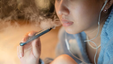 Η-Ισπανία-λέει-«κάν’-το-όπως-η-Ελλάδα»-για-το-νέο-πλαίσιο-απαγόρευσης-πώλησης-ηλεκτρονικών-τσιγάρων-σε-ανήλικους