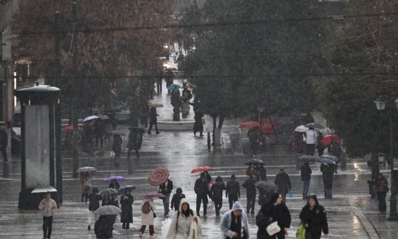 Η-κακοκαιρία-«deborah»-επελαύνει-στην-Αττική:-Βροχές-και-καταιγίδες-σε-πολλές-περιοχές