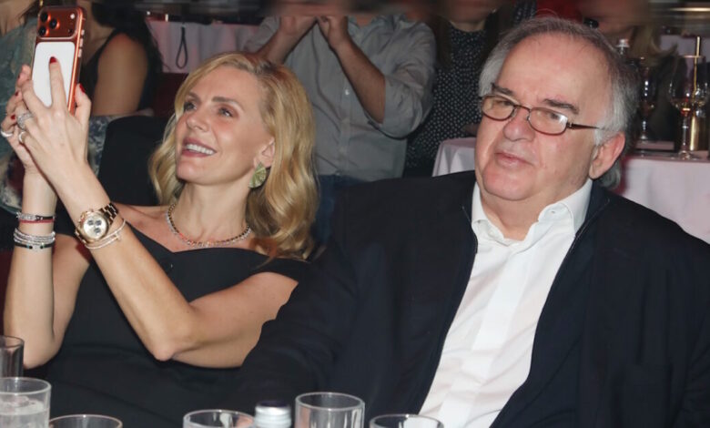 Η-Έμυ-Λιβανίου-και-ο-Πέτρος-Παππάς-διασκέδασαν-στο-nox-–-Σπάνια-έξοδος-για-το-αγαπημένο-ζευγάρι