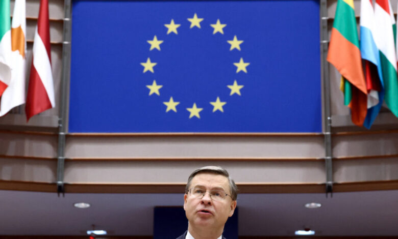 Ντομπρόβσκις:-Χαμηλότερη-φορολόγηση-της-ηλεκτρικής-ενέργειας-στο-πακέτο-μέτρων-που-θα-παρουσιάσει-η-Κομισιόν