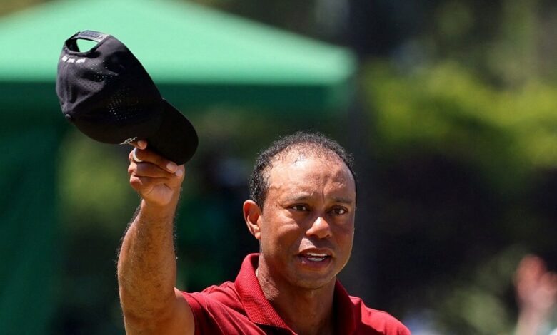 Τάιγκερ-Γουντς:-Τροχαίο-ατύχημα-για-τον-αστέρα-του-γκολφ-–-Τούμπαρε-το-αυτοκίνητο