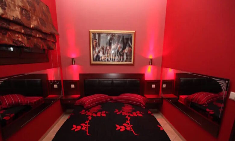 Έφοδοι-του-ελληνικού-fbi-σε-οίκους-ανοχής-της-Αθήνας,-έγιναν-12-συλλήψεις