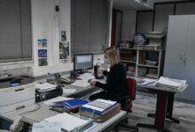 Αυξήσεις-στους-δημοσίους-υπαλλήλους:-Θα-λάβουν-έως-2,5-μισθούς-επιπλέον-συγκριτικά-με-το-2023