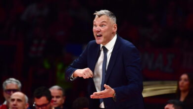 Γιασικεβίτσιους-σε-δημοσιογράφο:-«Πηγαίνεις-σε-σχολή-δημοσιογραφίας-για-να-κάνεις-ερωτήσεις-από-το-κινητό;»