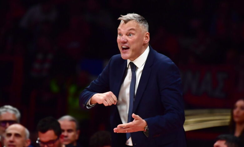 Γιασικεβίτσιους-σε-δημοσιογράφο:-«Πηγαίνεις-σε-σχολή-δημοσιογραφίας-για-να-κάνεις-ερωτήσεις-από-το-κινητό;»