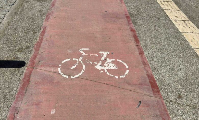 Τρίκαλα:-Ποδηλατόδρομοι-με-ξεθωριασμένη-μπογιά-και-χωρίς-ασφάλεια